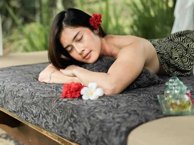 5 giorni di ritiro yoga e benessere di lusso nella foresta pluviale tropicale a Bali