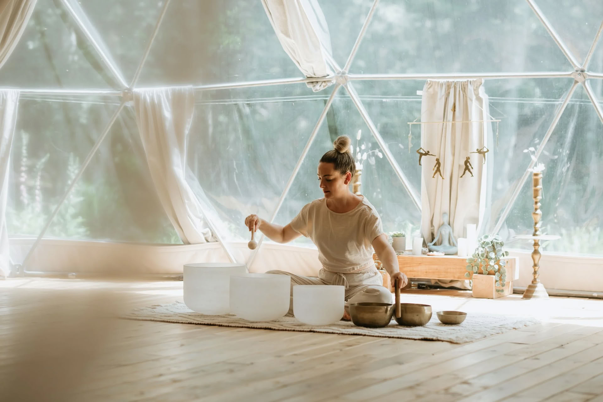 Sunday Sounds to Heal: Bagni Sonori Somatici Serali per un Sonno Ristoratore | Nectar Yoga Bowen Island