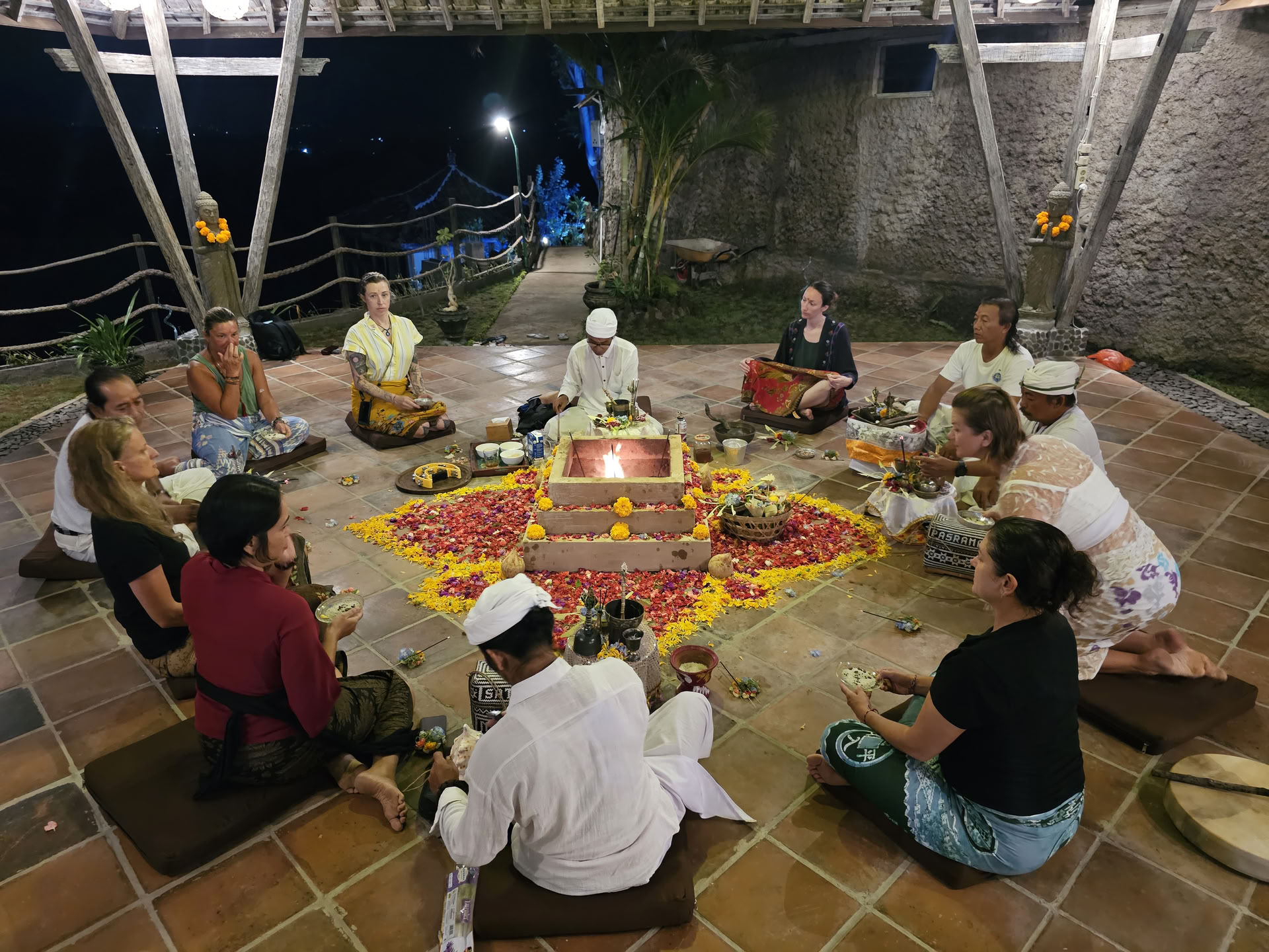Cerimonia del Fuoco Agni Hotra
