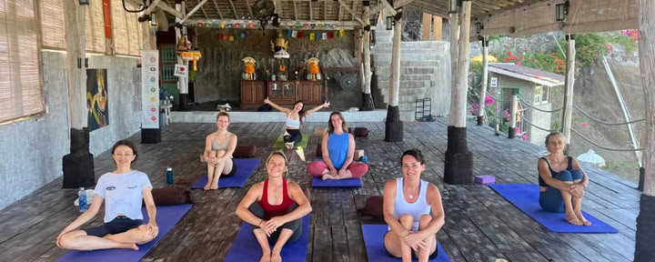 Restorative Yoga a Lovina