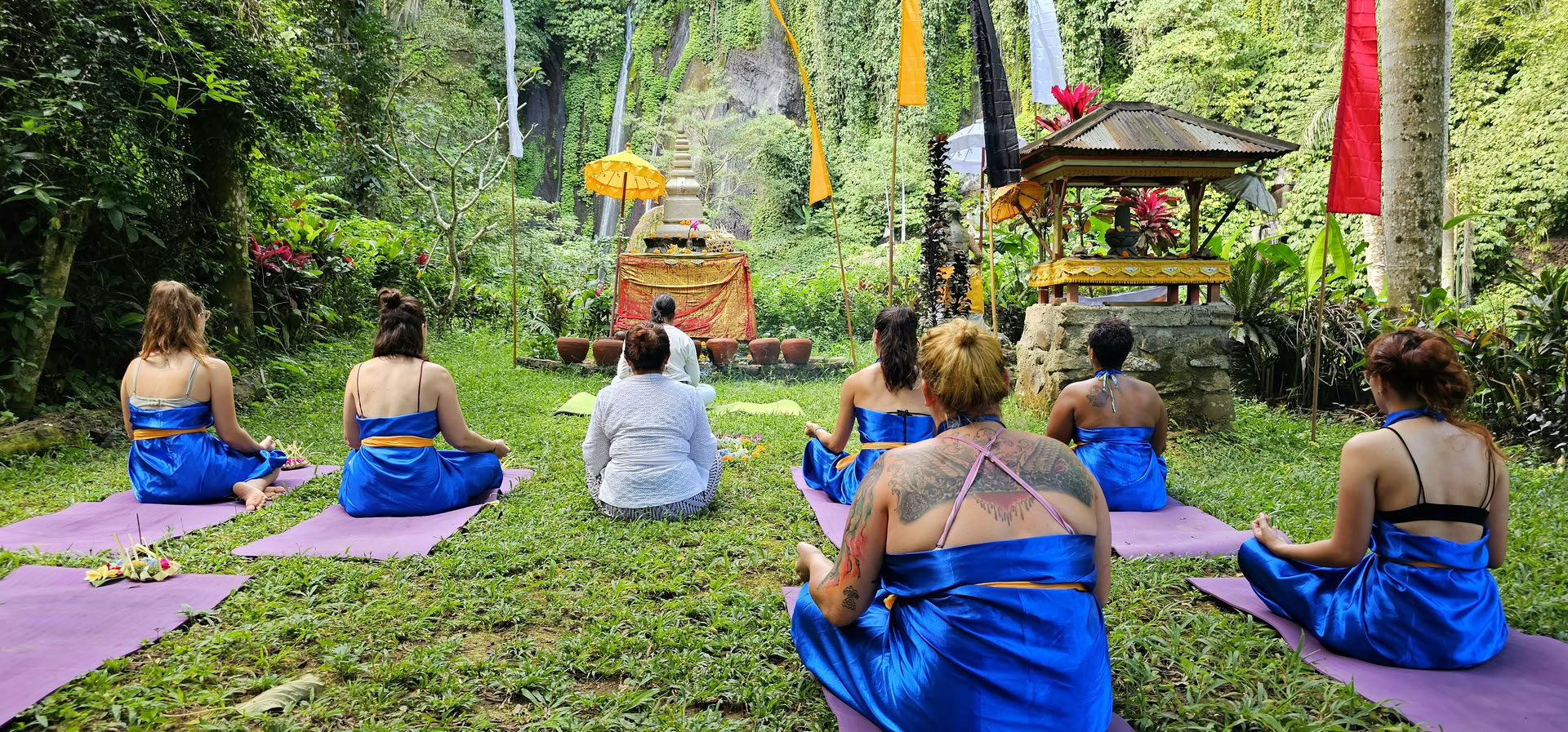 Cerimonia di Purificazione alla Cascata Sacra