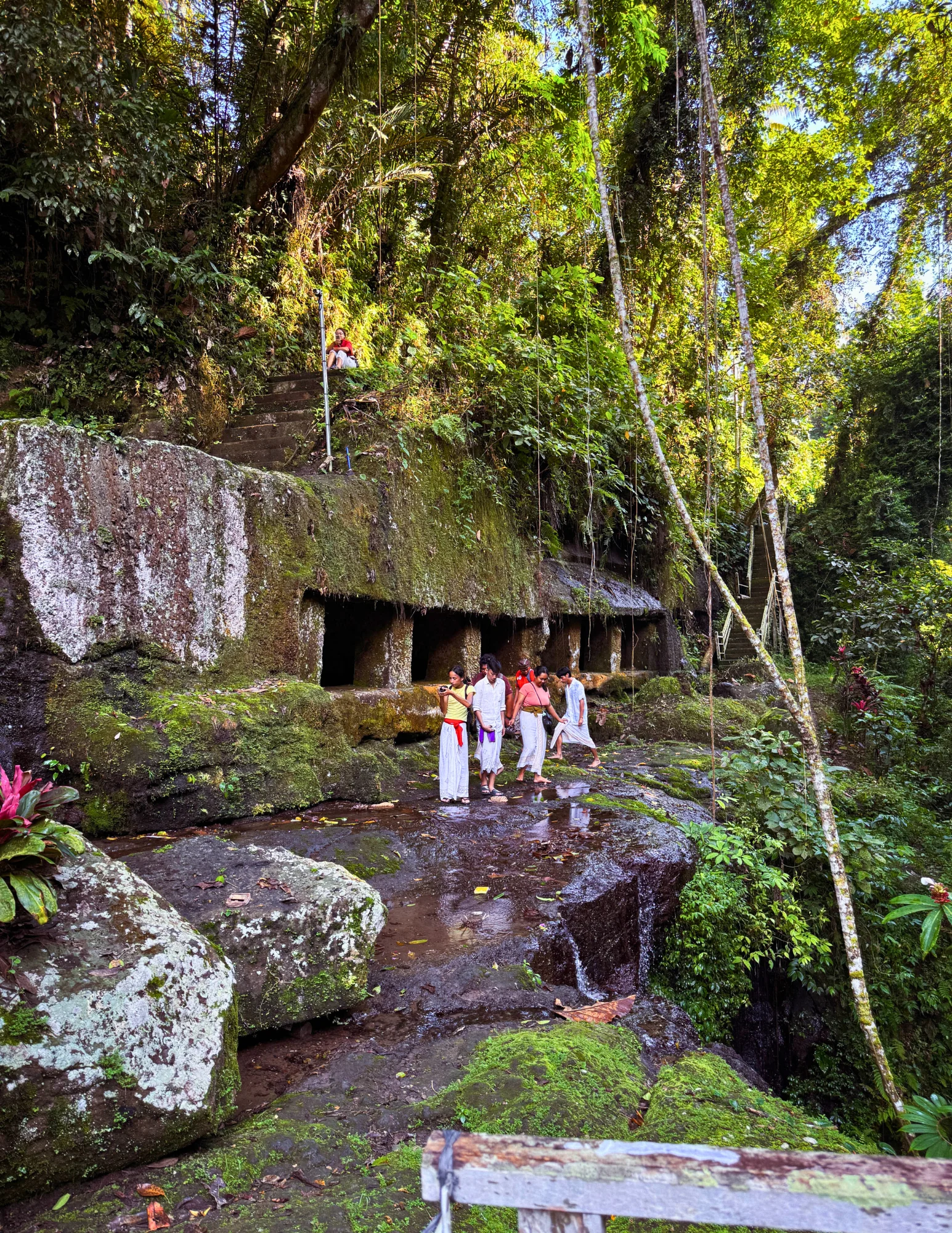 BENEDIZIONE DELL’ACQUA NELLE ROVINE ANCESTRALI