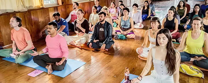 200 Ore di Formazione Insegnanti di Yoga a Rishikesh, India – Gennaio 2026