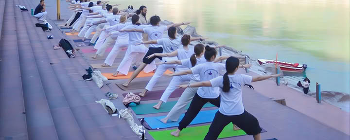 100 Ore di Formazione Insegnanti di Yoga a Rishikesh, India
