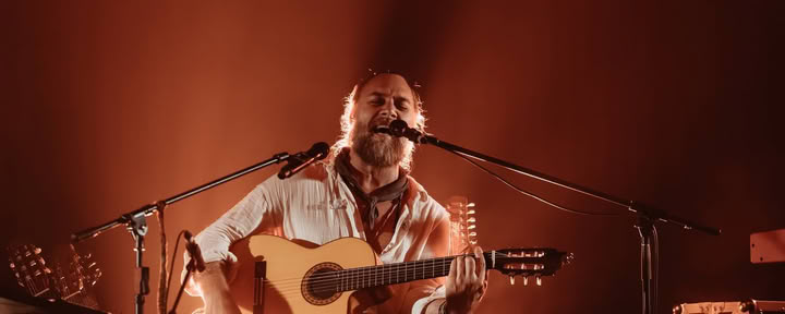 Live Music con HOLLOWAY