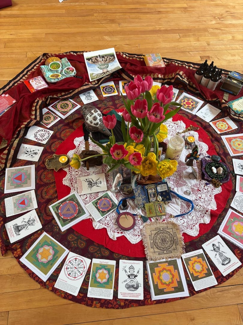 Yoga Nidra & Serata di Tarocchi