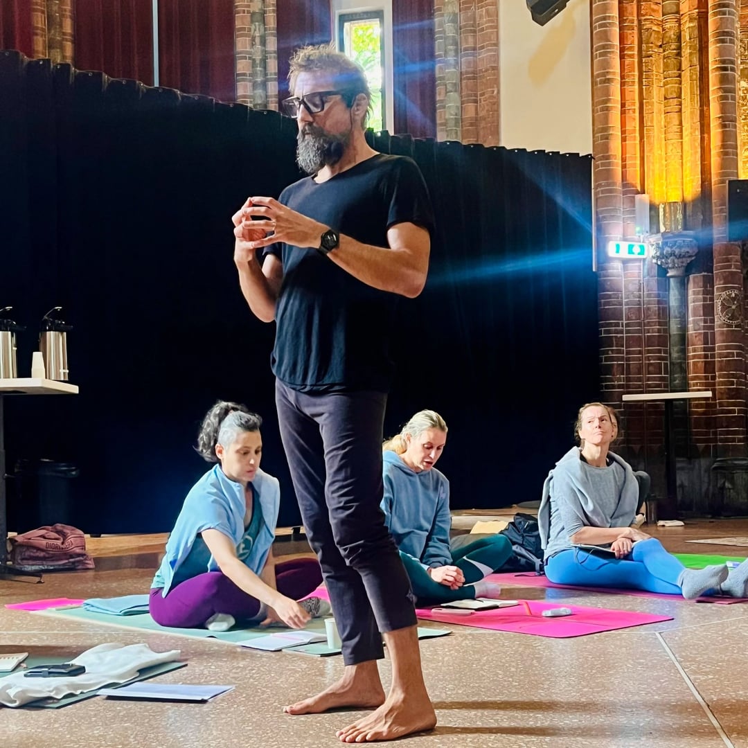 Lezione di filosofia dello yoga con Ty Landrum
