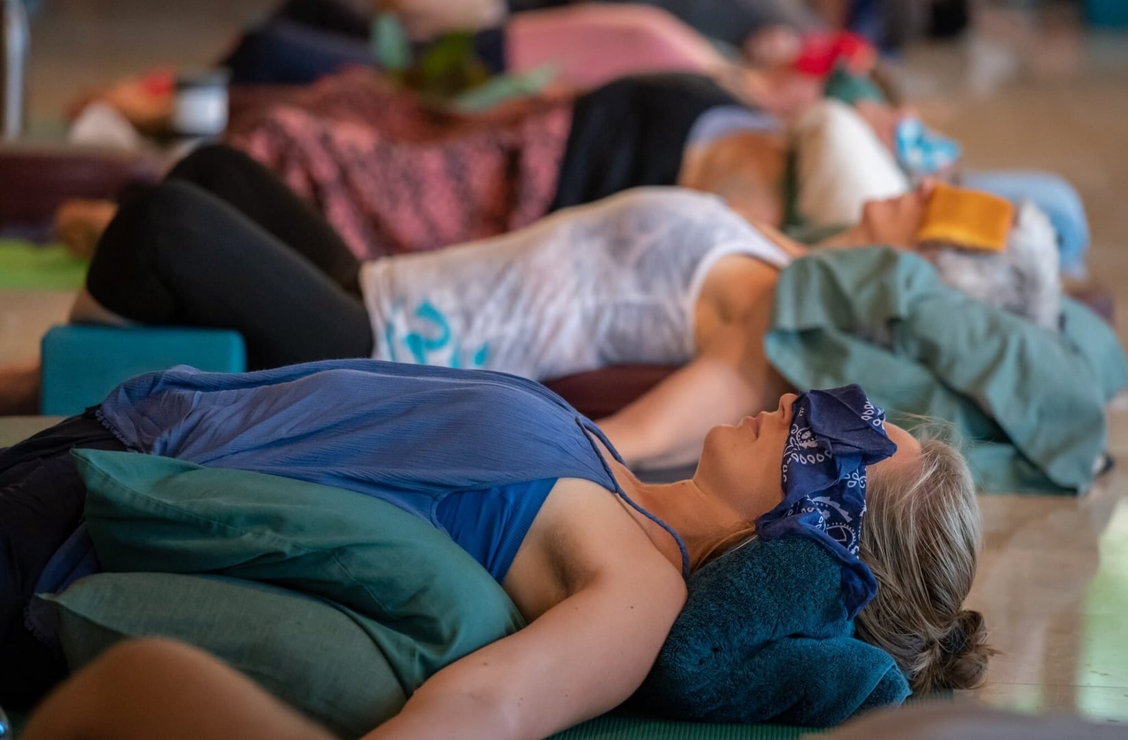 Training di Yoga Restorativo e Meditazione
