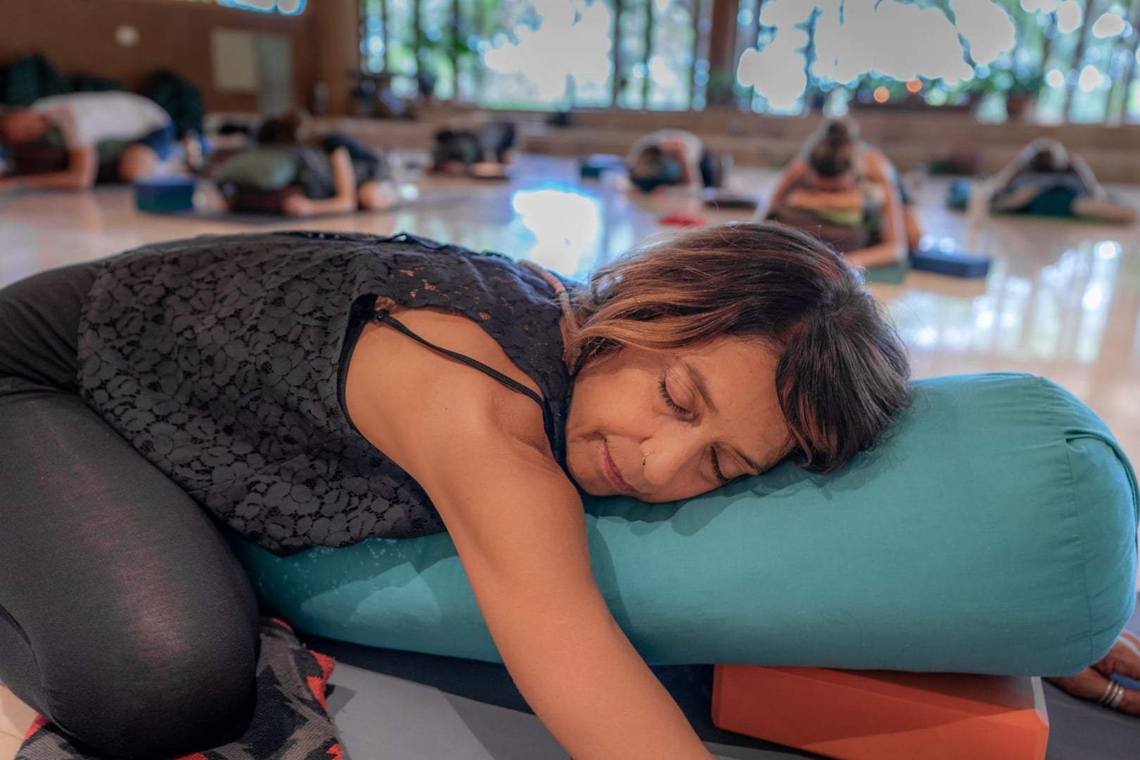 Training di Yoga Restorativo e Meditazione