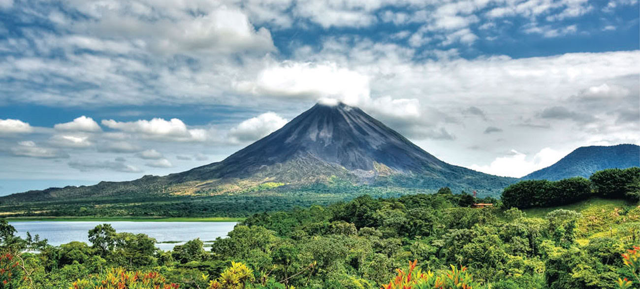 Vulcano Arenal con sorgenti termali