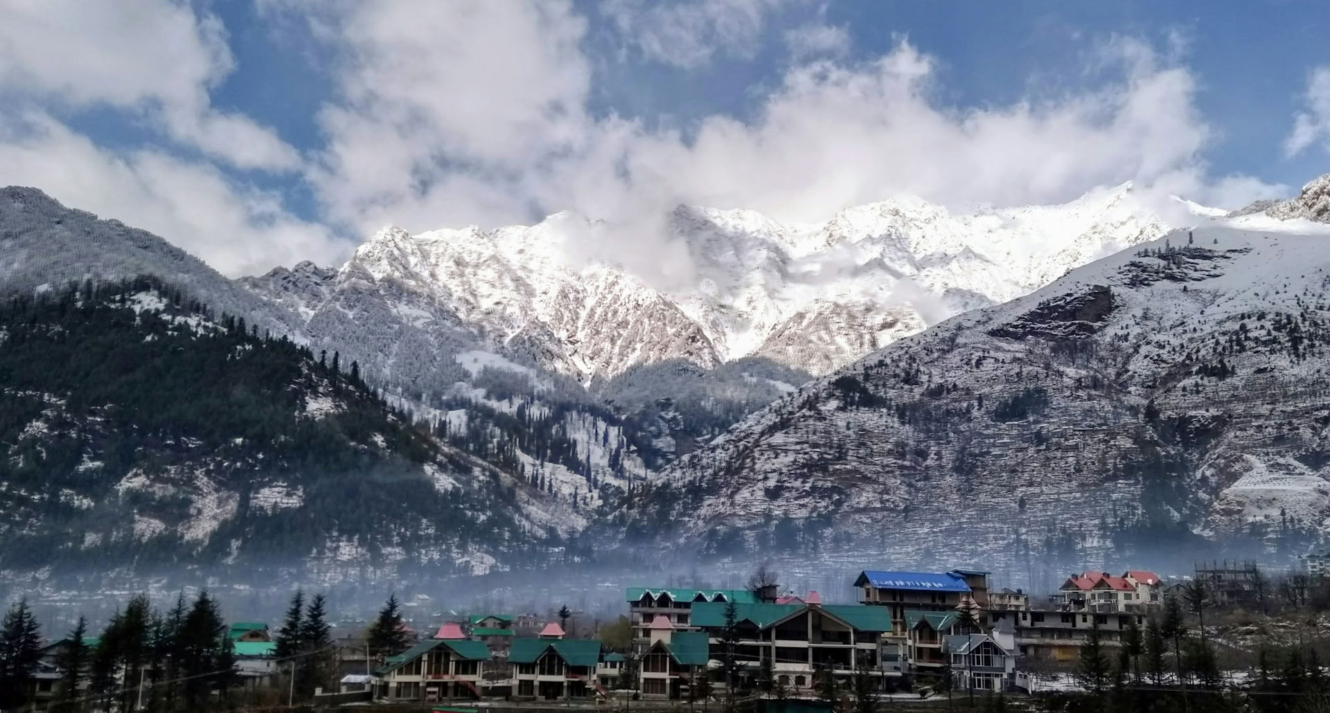 Sentieri nel bosco verso borgate nascoste: Sojha, Tirthan e Sonaugi Ritiro himalayano