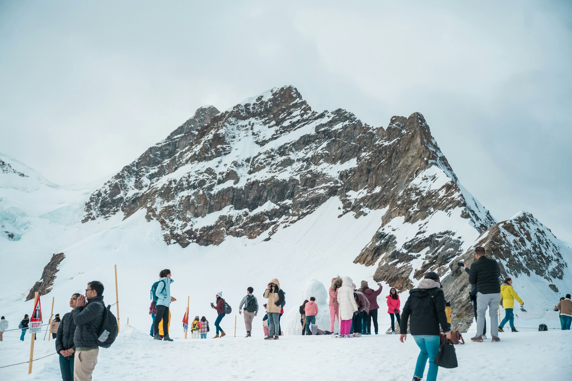 Icone alpine della Svizzera: treni panoramici, laghi e vette elevate