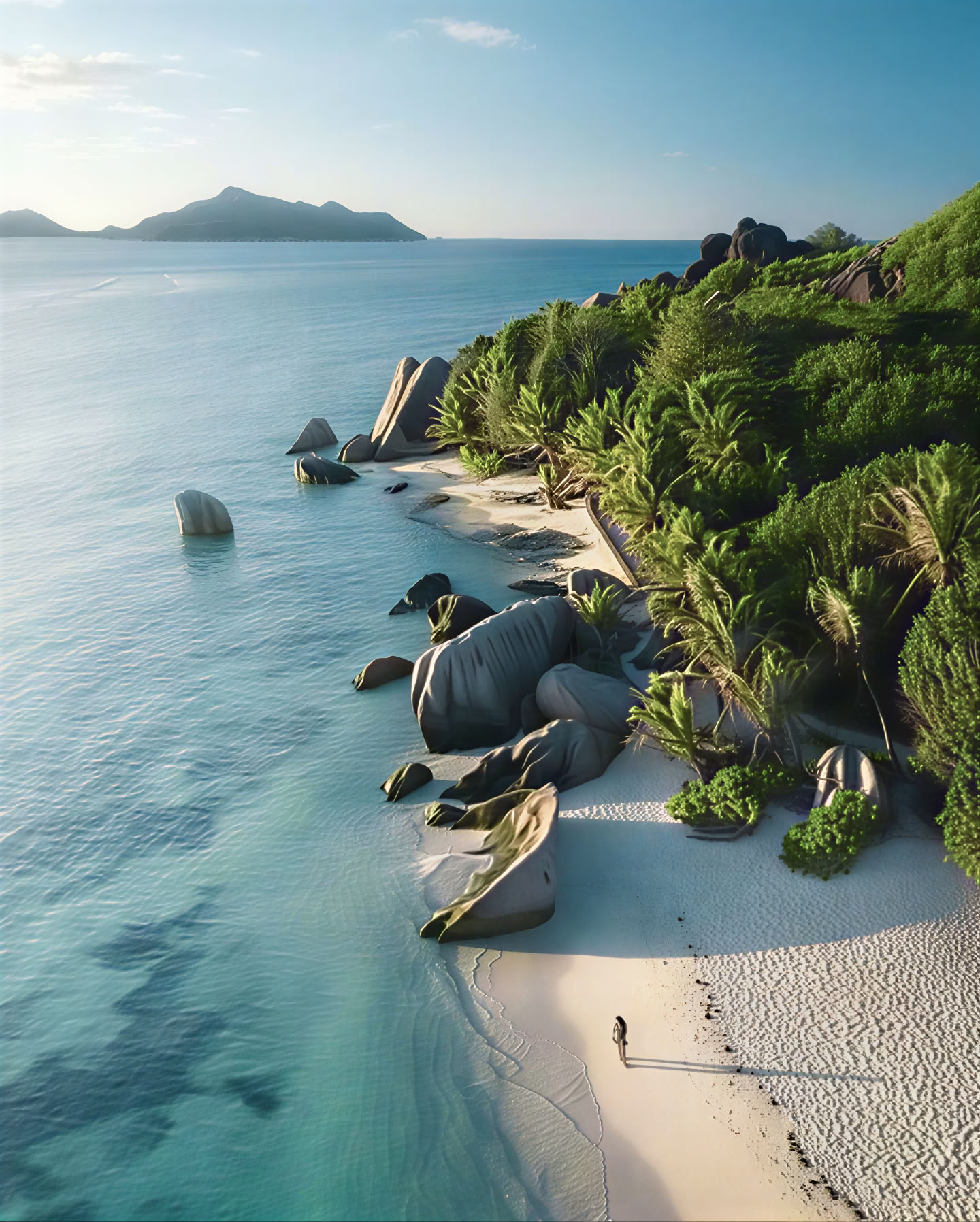 Pristine Paradise Nature Ritiro, La Digue, Le Seychelles, maggio 2027 — Lotus Love Yoga