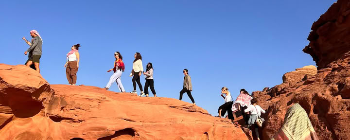 Camel Trekking in Wadi Rum Jordan: Un viaggio nel tempo