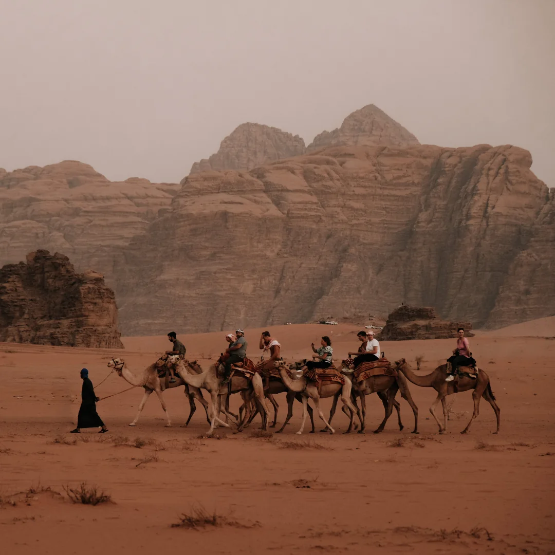 4 Giorni di Avventura in Trekking in Cammello con i Beduini nel Wadi Rum, Giordania