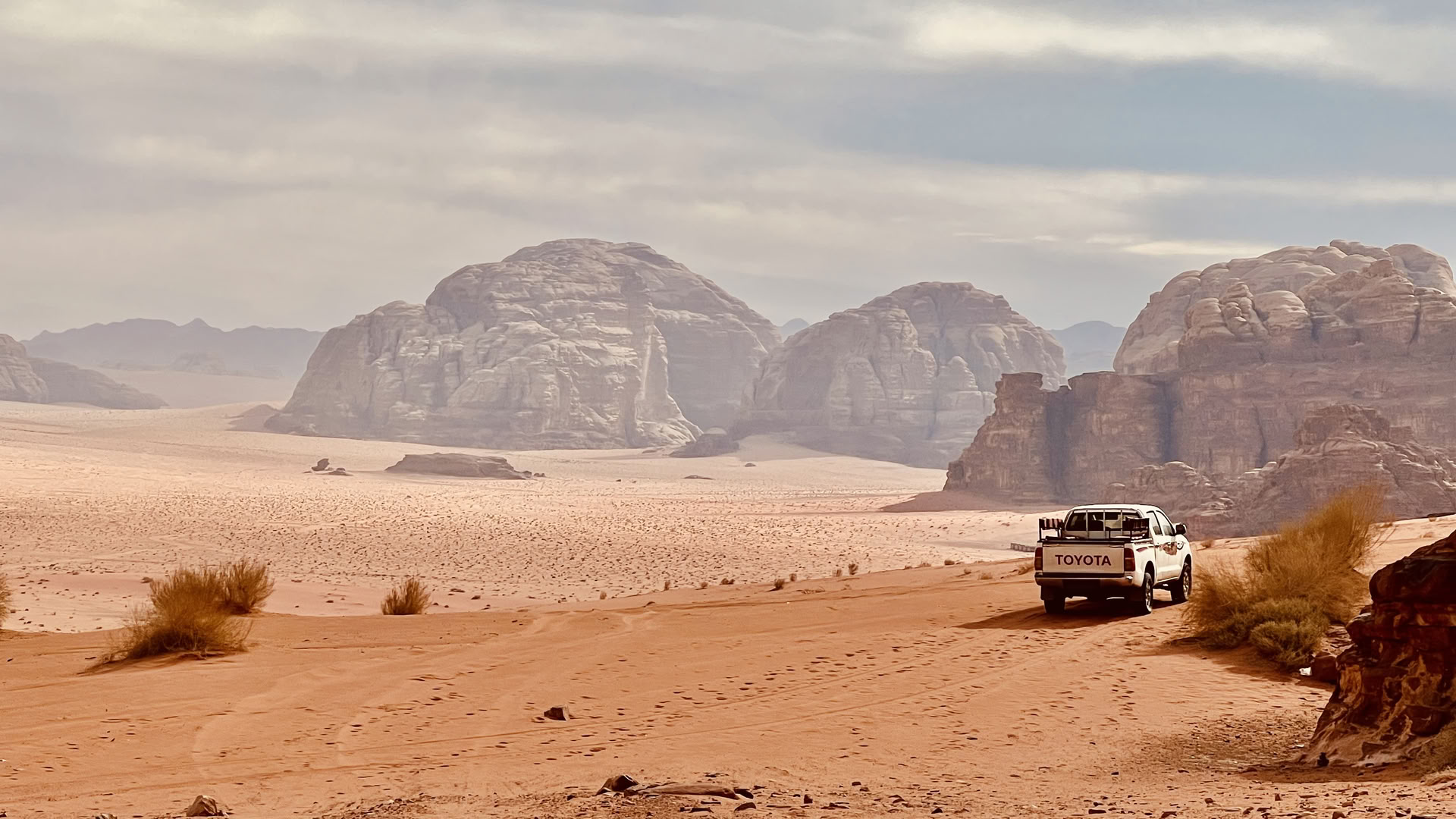 4 Giorni di Avventura in Trekking in Cammello con i Beduini nel Wadi Rum, Giordania