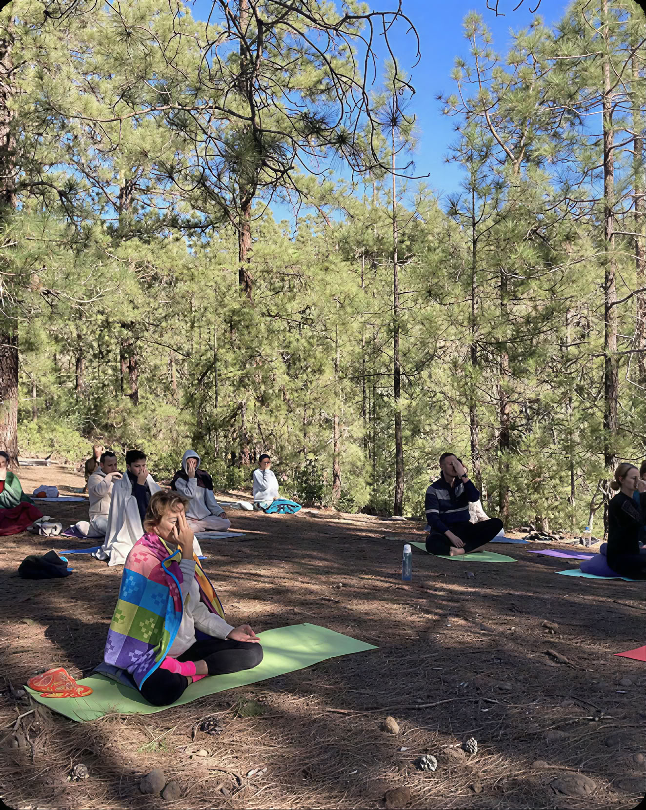 8 Giorni di Yoga e Mindfulness per Connetterti con la Tua Verità Interiore (Village Charm)