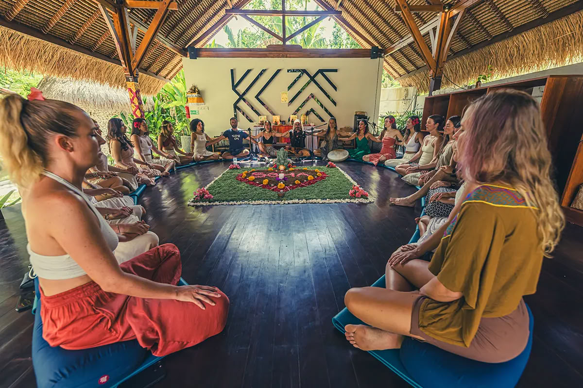 50HR Formazione Insegnanti di Yoga