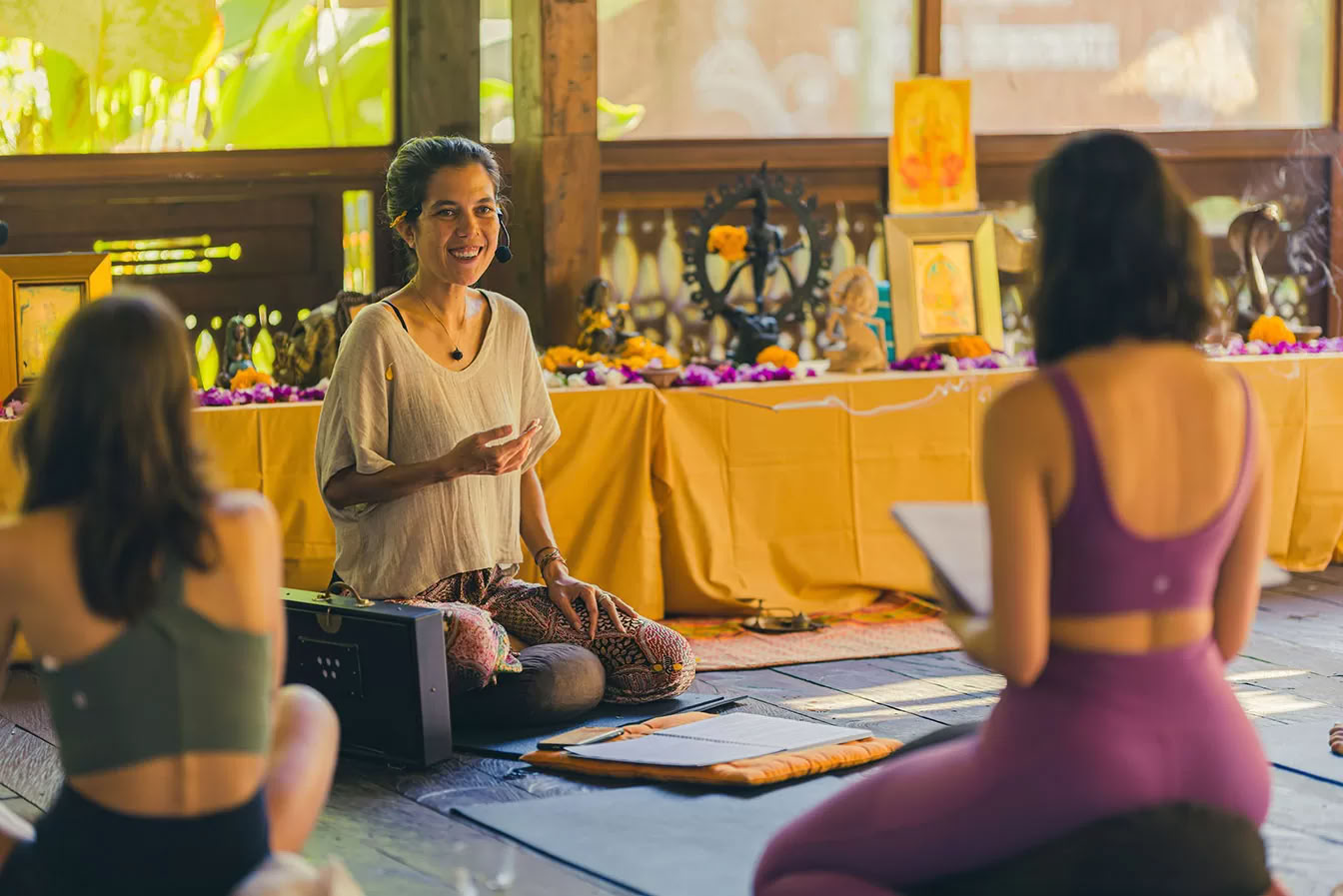 Vaidika Dharma: Formazione Insegnanti di Yoga SPIRIT di 100 Ore