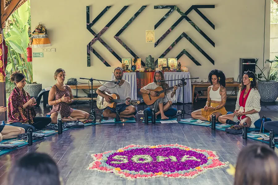 Lucidflow 100h of 300h ytt - Formazione Insegnanti di Yoga a Bali
