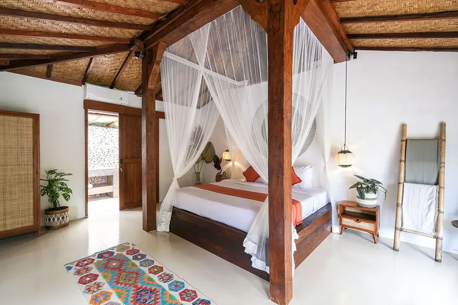 Lucidflow 100h of 300h ytt - Formazione Insegnanti di Yoga a Bali