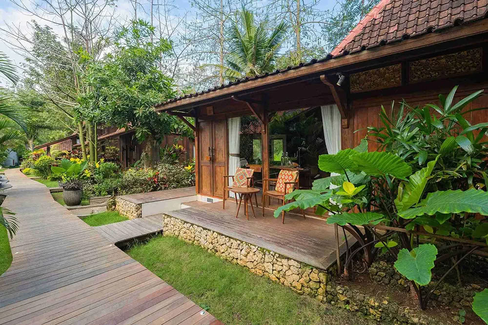 Lucidflow 100h of 300h ytt - Formazione Insegnanti di Yoga a Bali