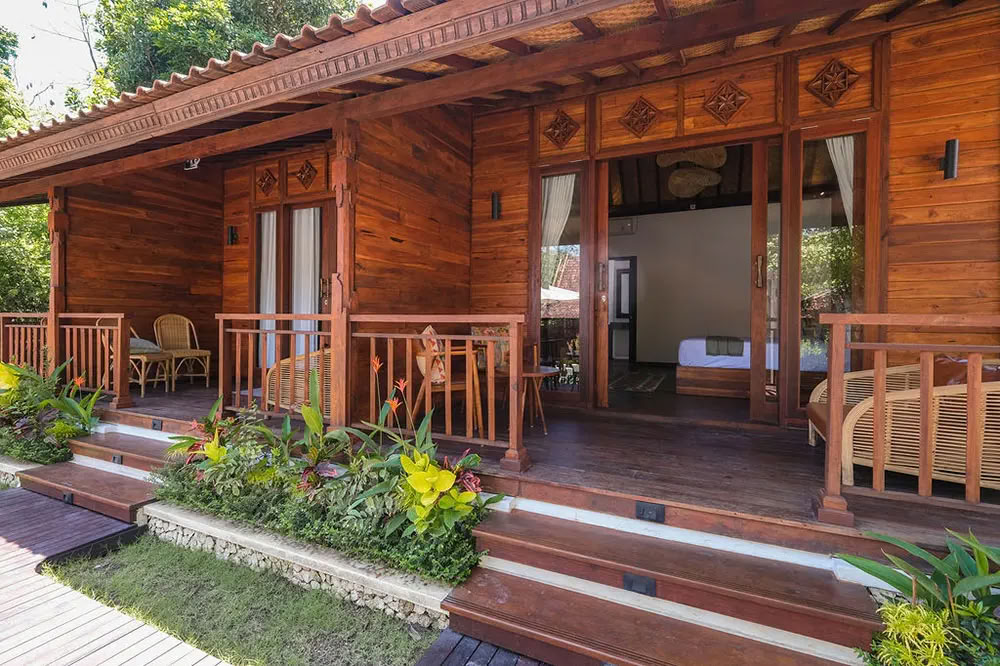 Lucidflow 100h of 300h ytt - Formazione Insegnanti di Yoga a Bali