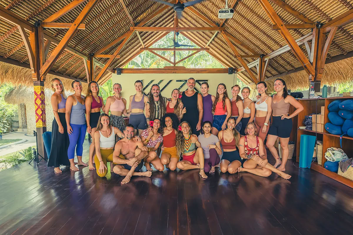 Lucidflow 100h of 300h ytt - Formazione Insegnanti di Yoga a Bali