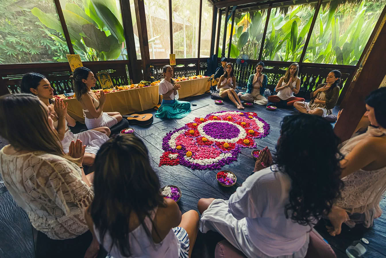 Lucidflow 100h of 300h ytt - Formazione Insegnanti di Yoga a Bali