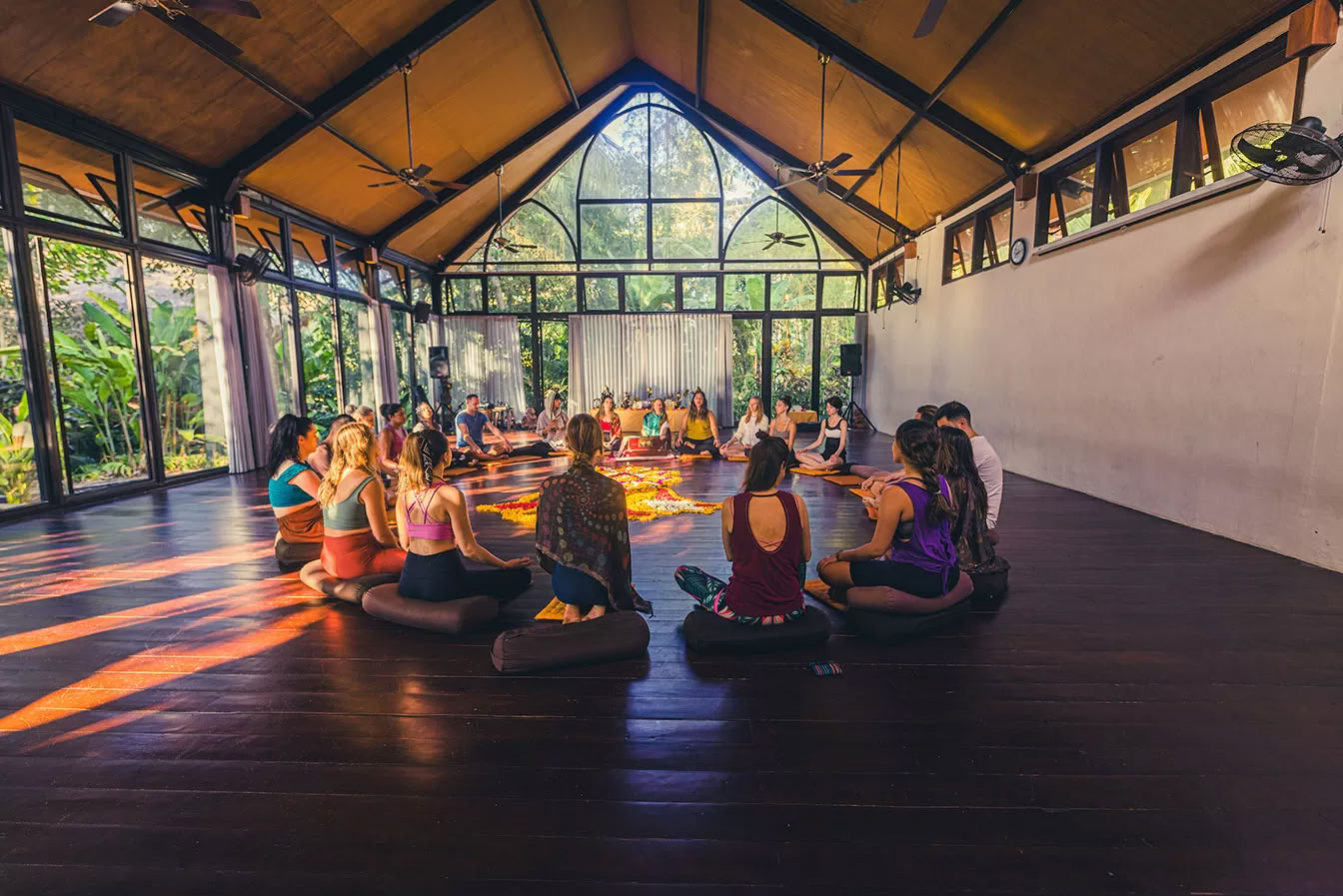 Lucidflow 100h of 300h ytt - Formazione Insegnanti di Yoga a Bali