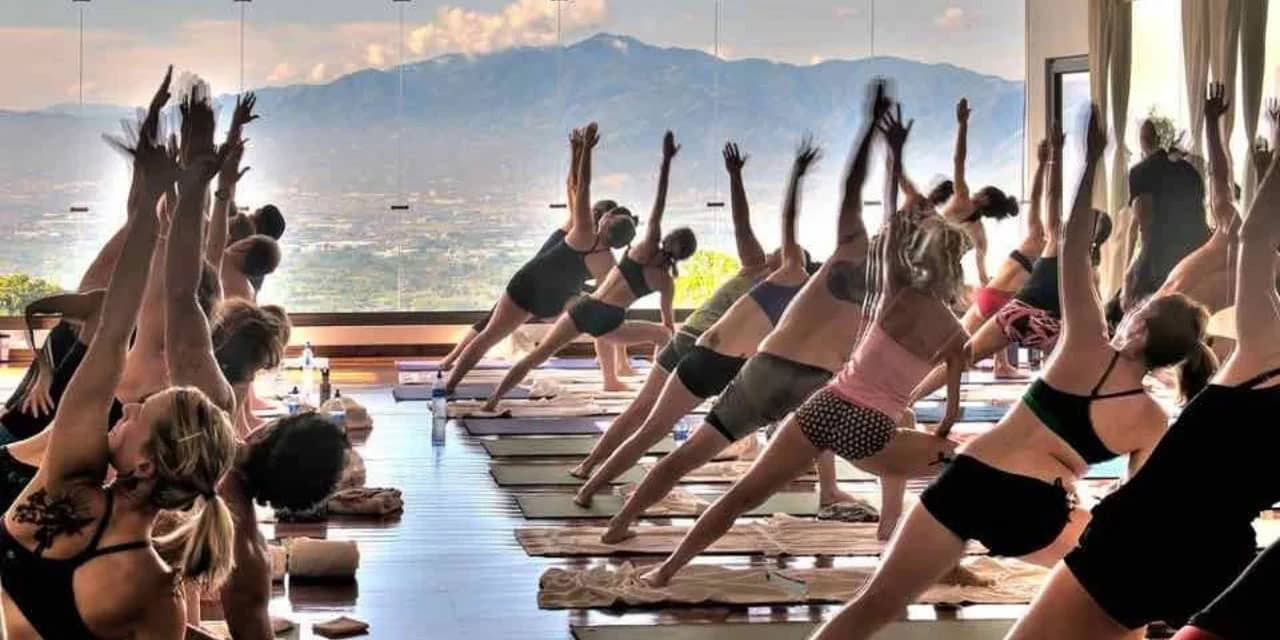 Good Society Club Yoga & Pilates Ritiro in Costa Rica