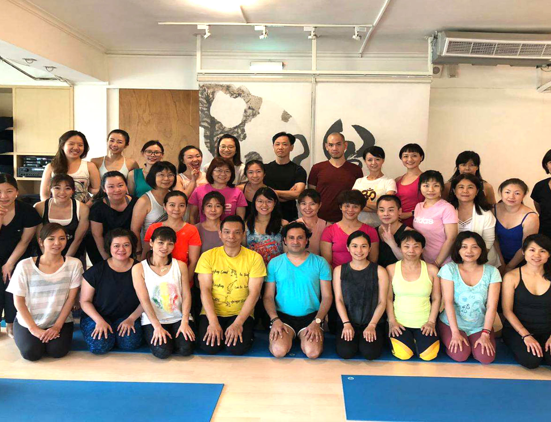 Yoga Ritiro Course by Om Yoga Rishikesh