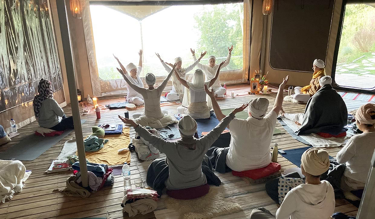 Sungalaa Kundalini Yoga Teacher Training: Relazioni Autentiche