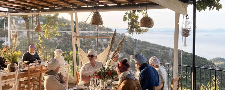 Sungalaa Kundalini Yoga Teacher Training: Relazioni Autentiche