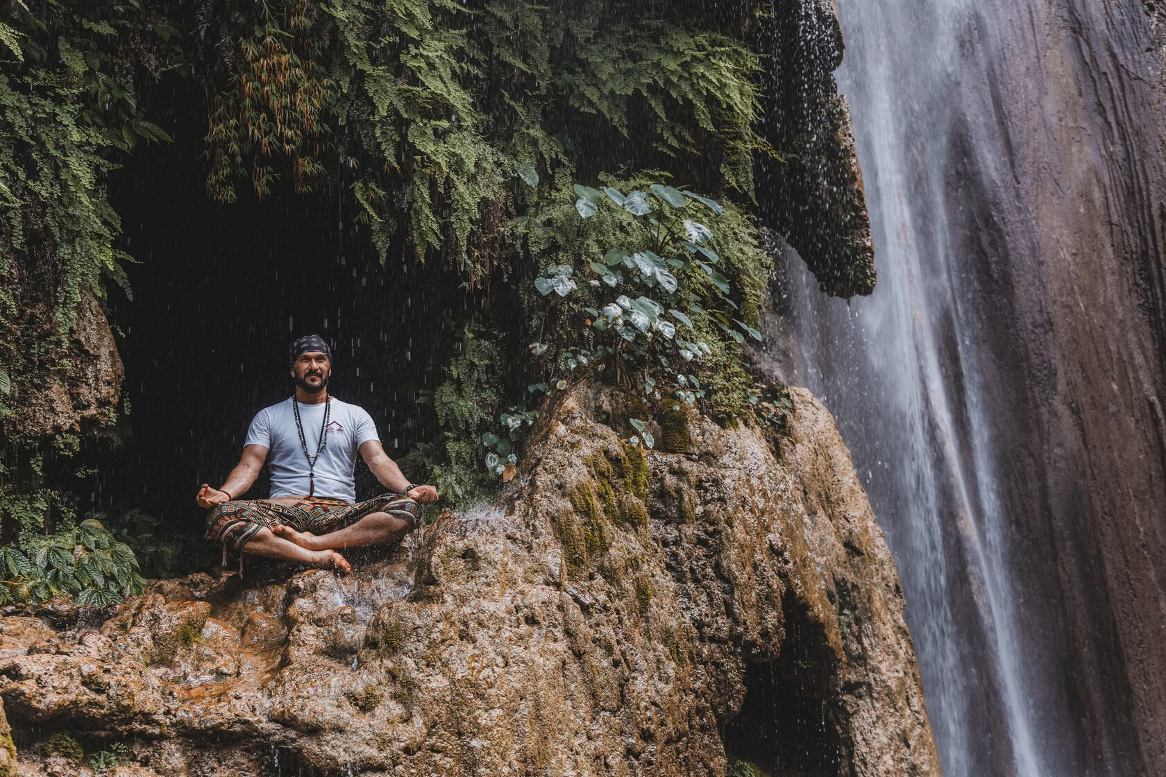 300 ORE A RISHIKESH CORSO DI FORMAZIONE INSEGNANTI DI YOGA – 28 nov. – 27 dic. 2026
