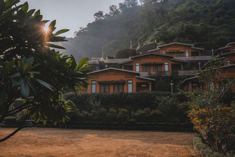 300 ORE A RISHIKESH CORSO DI FORMAZIONE INSEGNANTI DI YOGA – 28 nov. – 27 dic. 2026