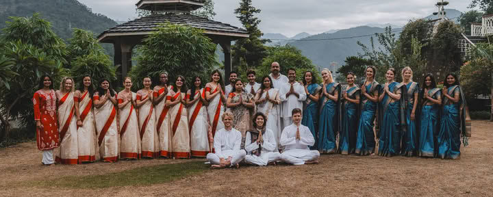 300 ore a Rishikesh Corso di formazione per insegnanti di yoga – 20 gen. – 18 feb. 2027