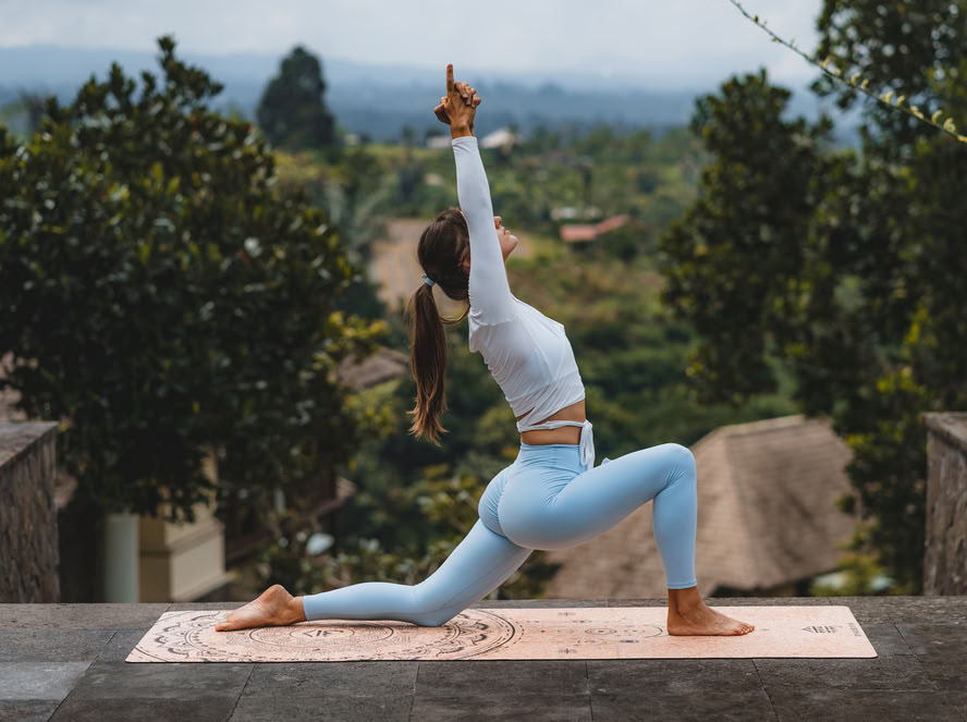 Formazione insegnanti di yoga ibrida di 200 ore / 300 ore – 1 ott. – 14 ott. 2026