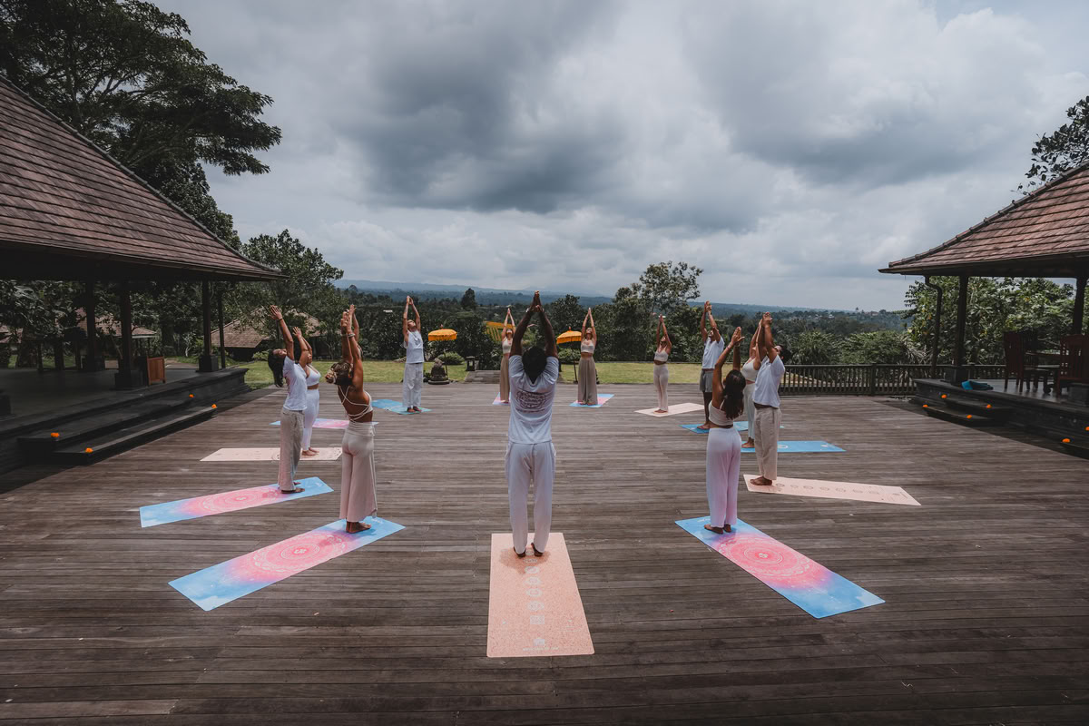 Formazione Insegnanti di Yoga Ibrida di 200 Ore/300 Ore – 24 Dic. 2026 – 6 Gen. 2027