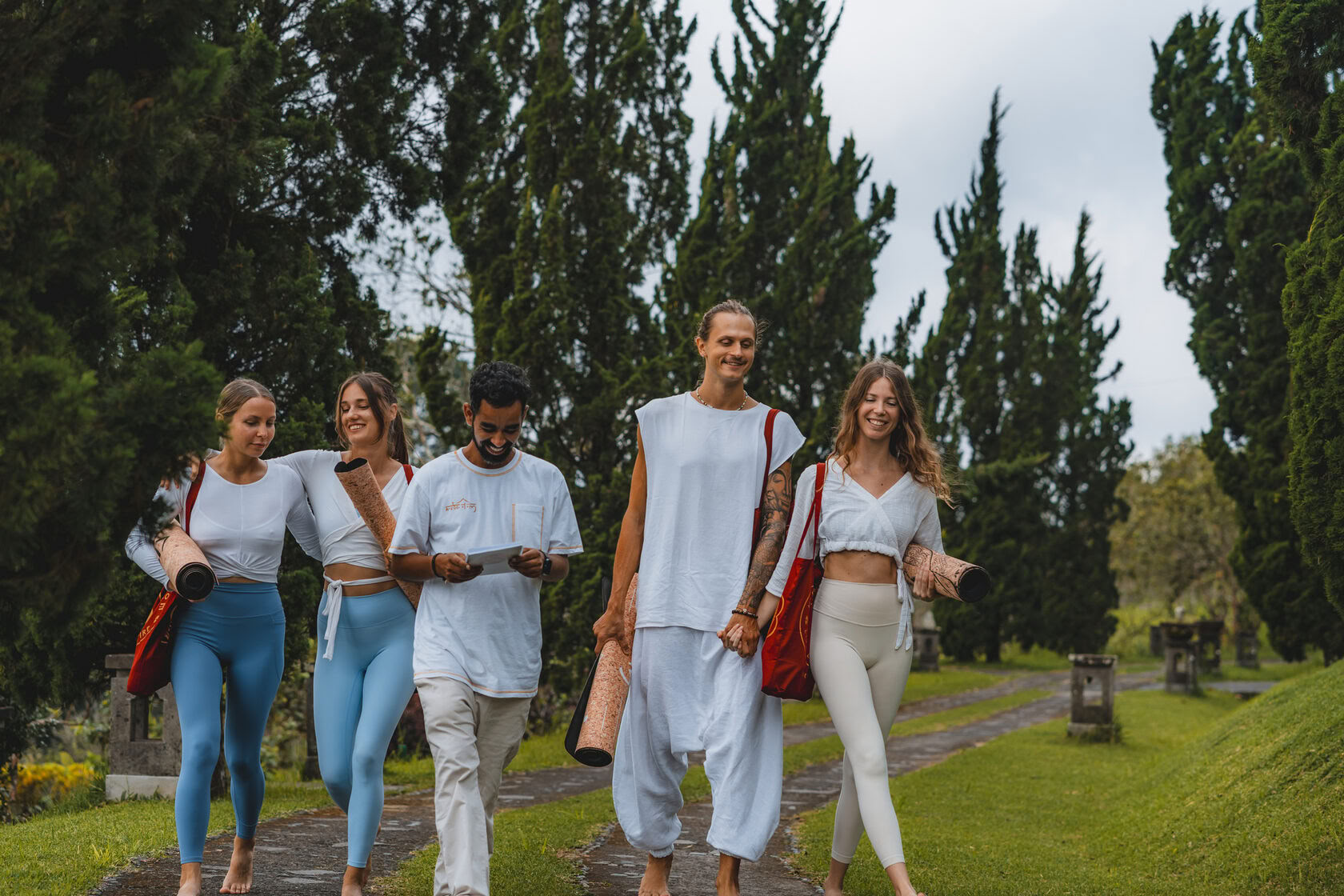 300 ore di formazione per insegnanti di Yoga – 24 ago. – 19 set. 2026