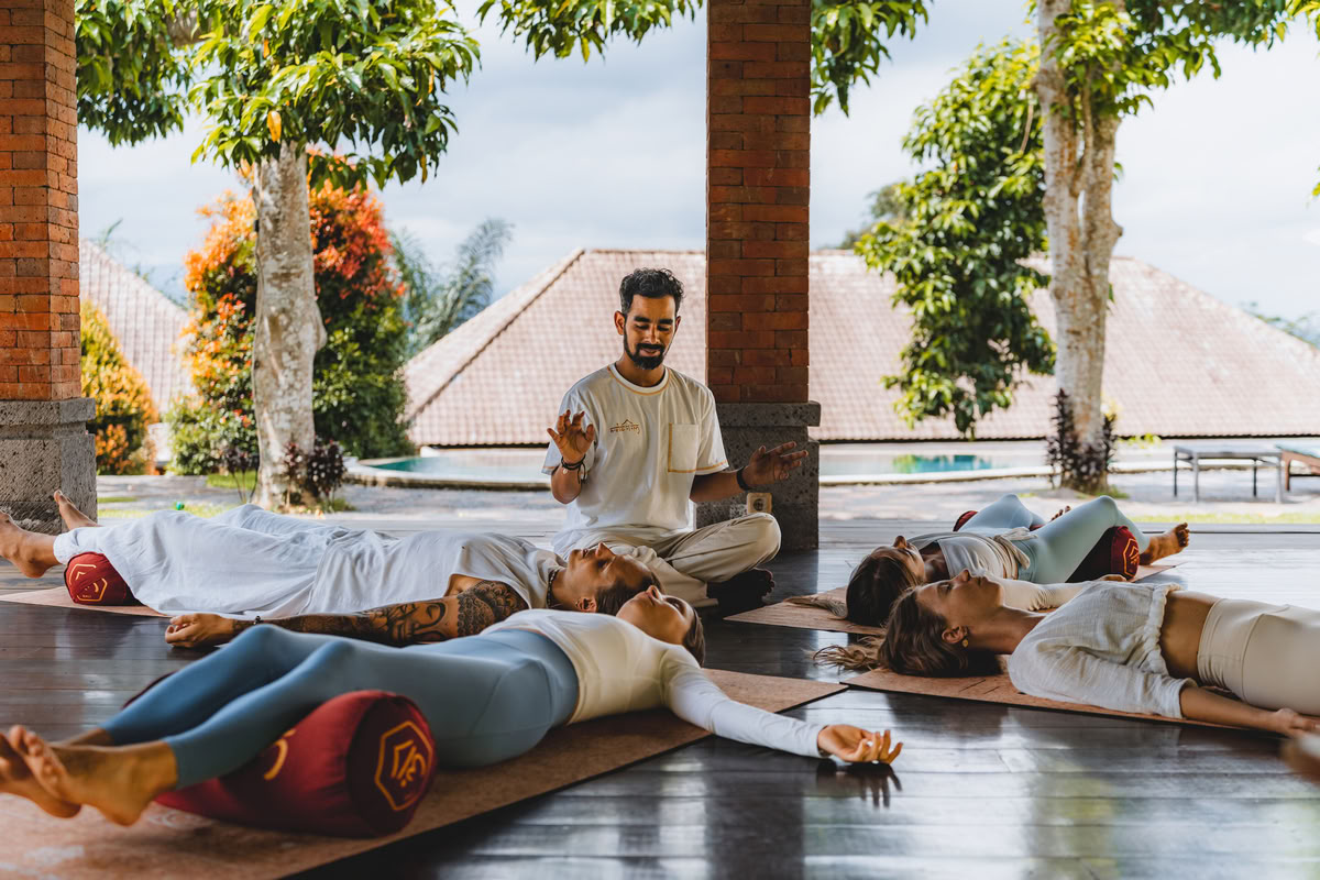 Formazione insegnanti di yoga di 300 ore – 26 ott. – 21 nov. 2026