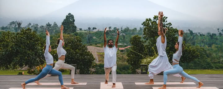 Formazione insegnanti di yoga di 300 ore – 26 ott. – 21 nov. 2026