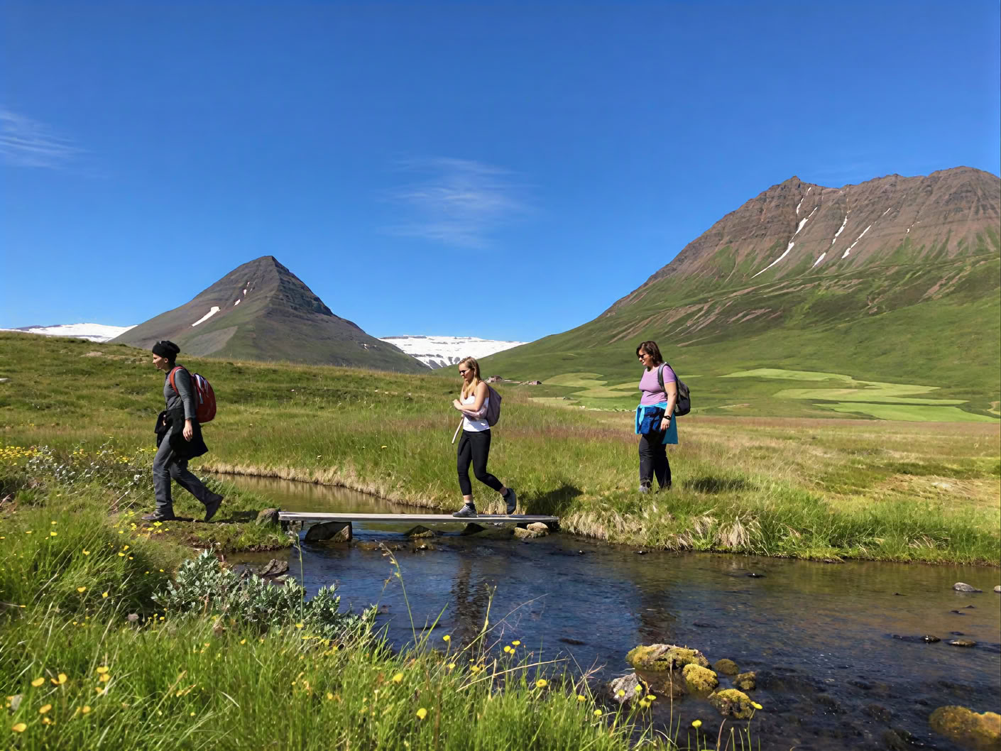 Yoga & Hike Ritiro del Sole di Mezzanotte in Islanda – Date 2026