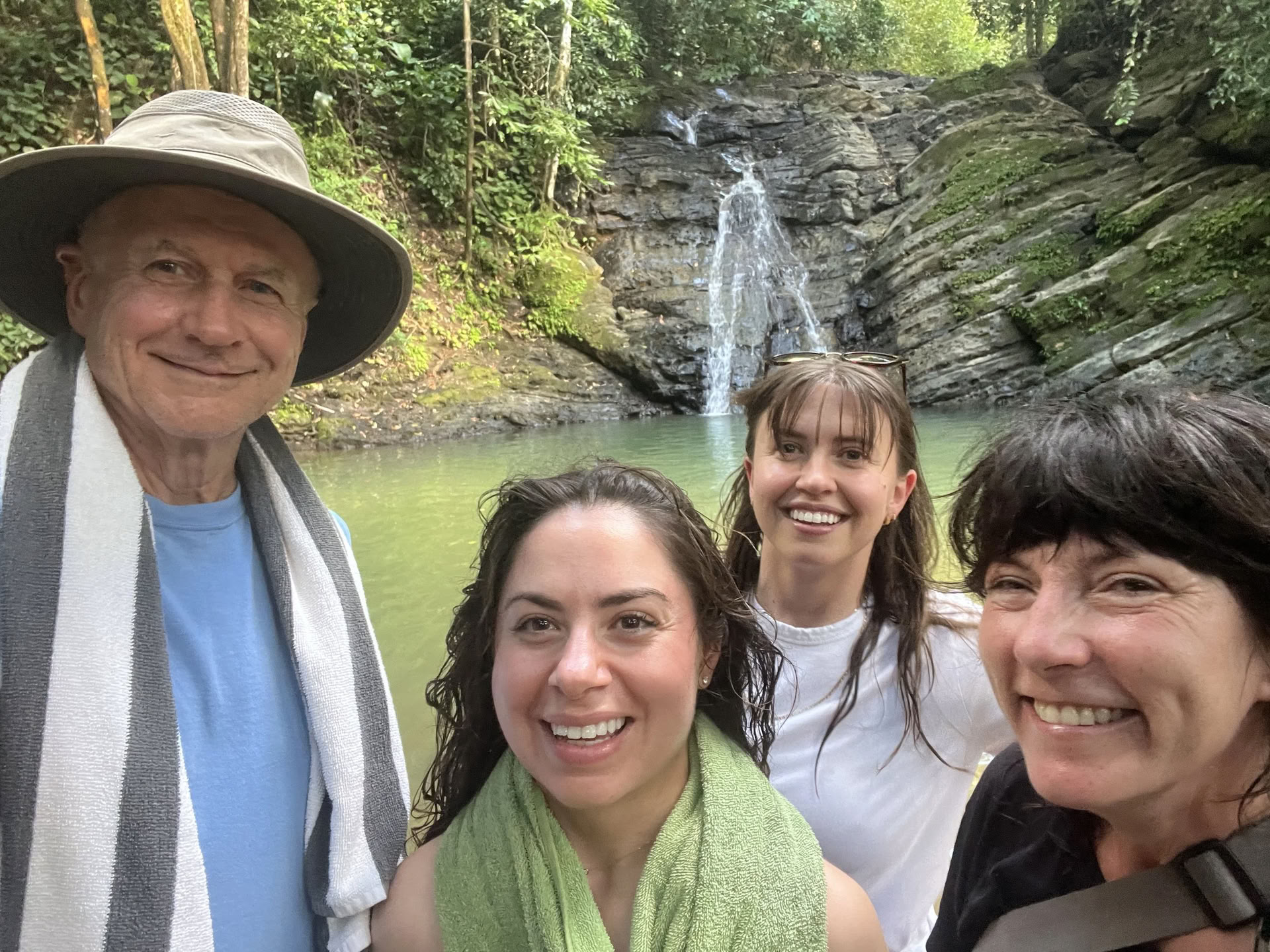 Scopri la Costa Rica con Lucy Cooke