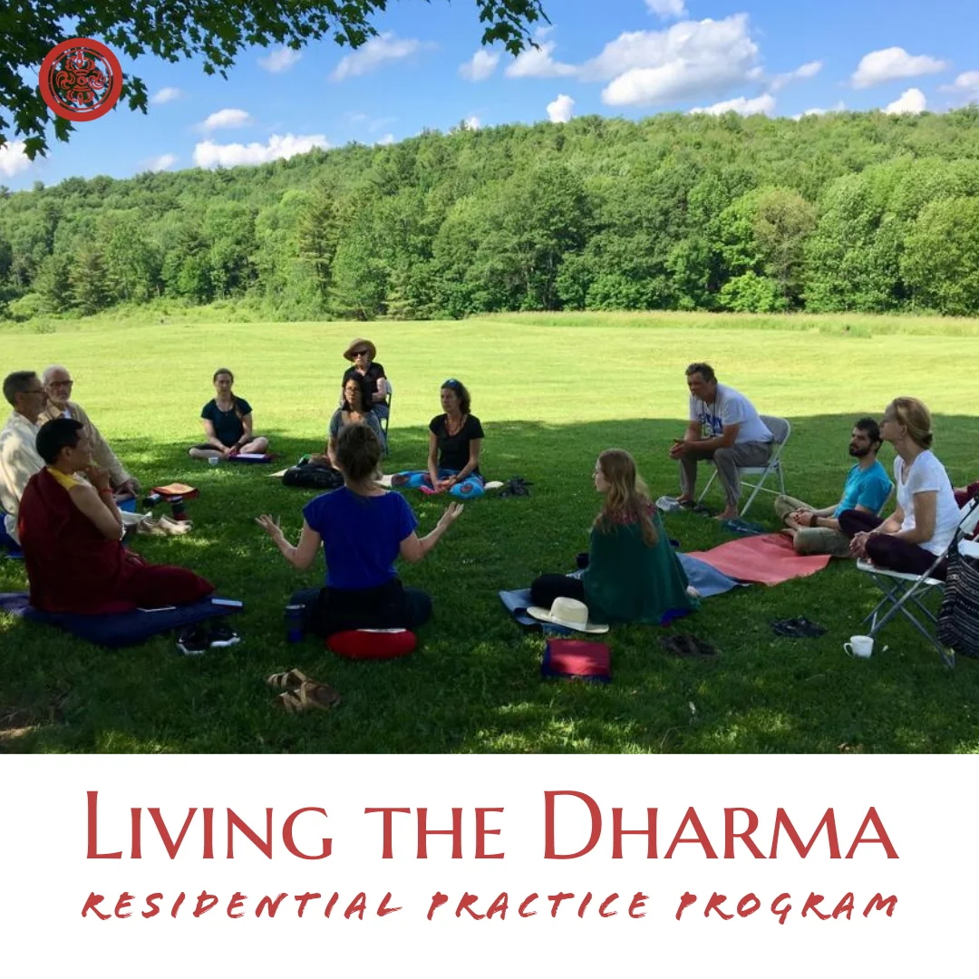 Living the Dharma: Programma di pratica residenziale