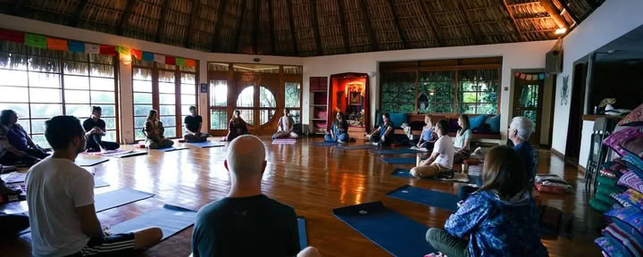 Formazione alla Guida del Kirtan / Ananda Das — Villa Sumaya