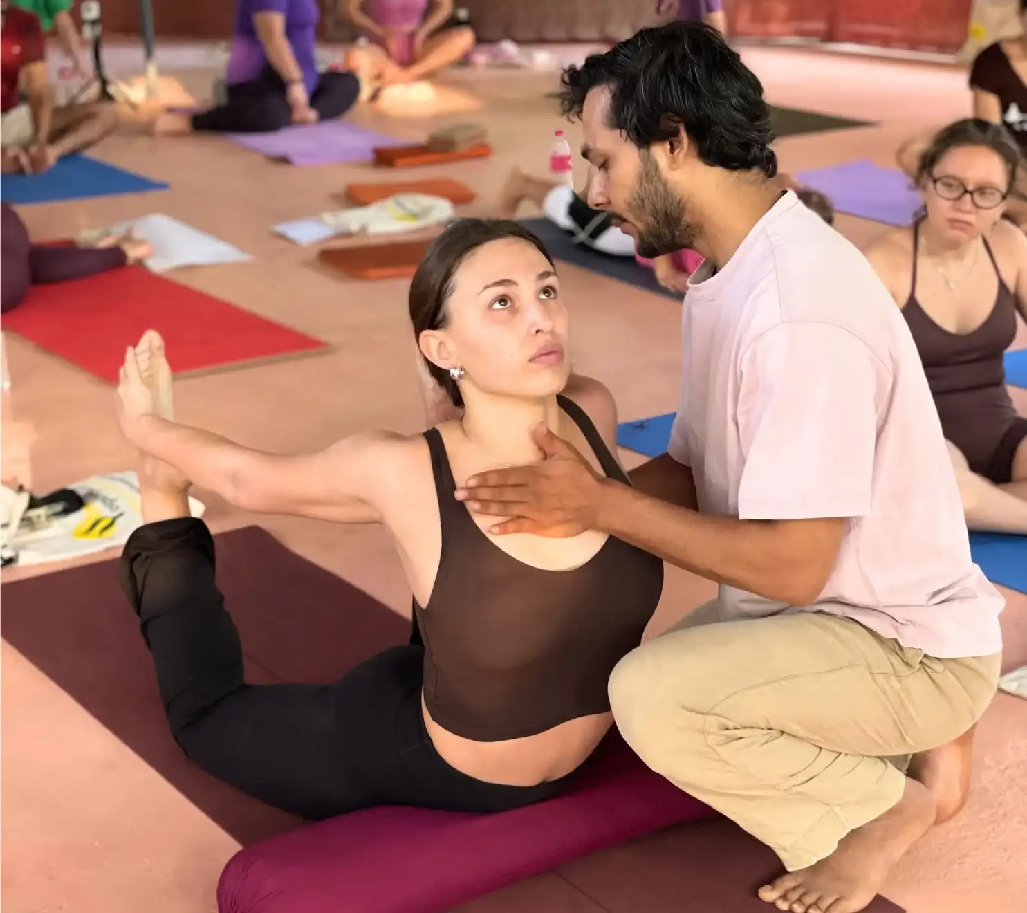 300 Ore di Formazione per Insegnanti di Yoga in Kerala – 1 Feb – 28 Feb 2027