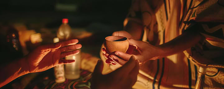 Cerimonia privata di Ayahuasca con purificazione (giornata intera) Cerimonia di Ayahuasca con purificazione (privata, giornata intera) 1 sessione di Ayahuasca