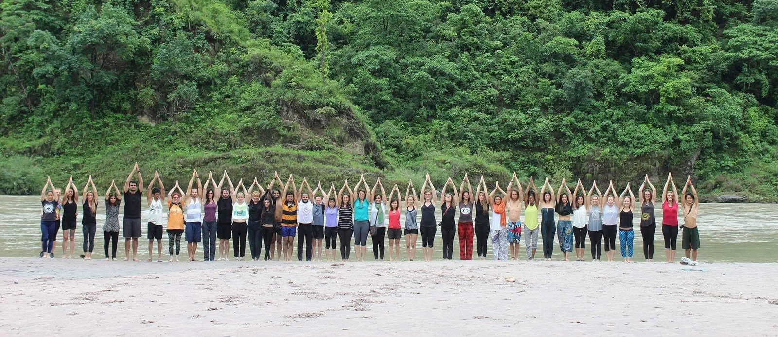 200 ore di formazione insegnanti di yoga a Rishikesh – 2°-30° gen 2027