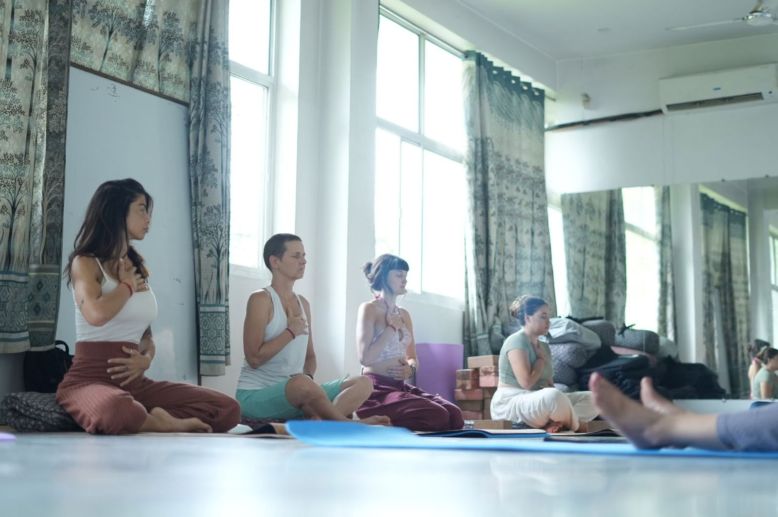TTC di Yoga Prenatale di 85 Ore